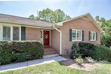 2606 Fines Creek Dr, Statesville, NC 28625 - photo 4