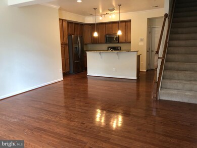 2700 Sheffield Hill Way unit 222, Woodbridge, VA 22191 - photo 2