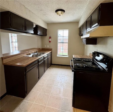 908 Jeffrey Ct, Laplace, LA 70068 - photo 2