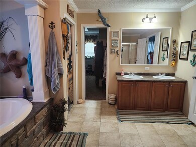 Master bathroom 2