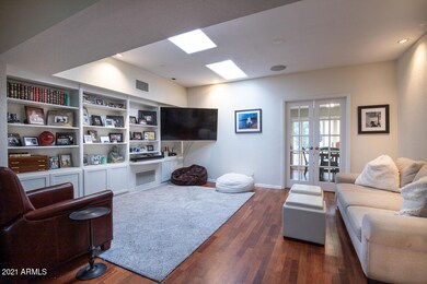 7833 N 7th St-5