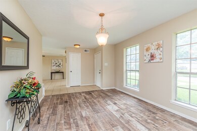 8122 Silent Cedars Dr, Houston, TX 77095 - photo 2