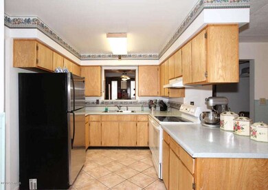 1026 N Wedgewood Dr, Mesa, AZ 85203 - photo 3