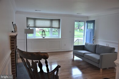 3913 Whispering Ln, Falls Church, VA 22041 - photo 3