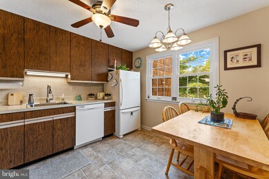 12 Rittenhouse Ct unit 185, Chesterbrook, PA 19087 - photo 5