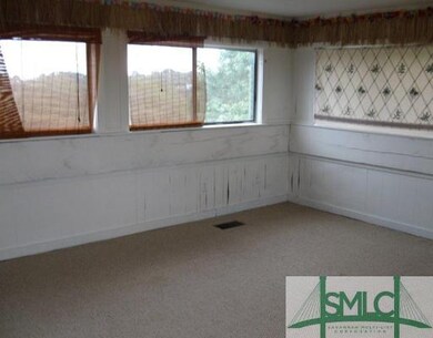 Den/Family/Great Room. Bonus room.