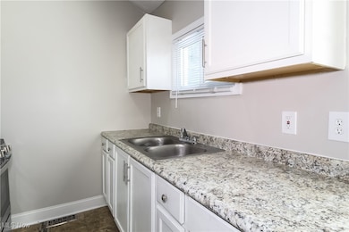 4400 Wyatt Rd, Cleveland, OH 44128 - photo 7