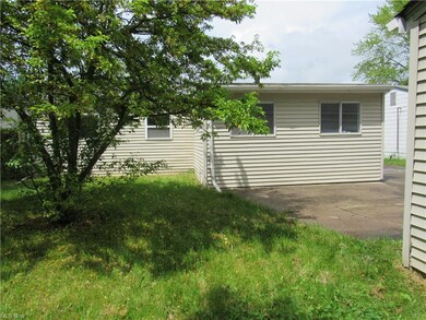 2472 Packard Dr, Lorain, OH 44055 - photo 3
