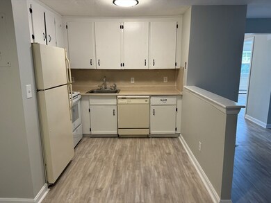 21 North Ave unit 28, Rockland, MA 02370 - photo 3