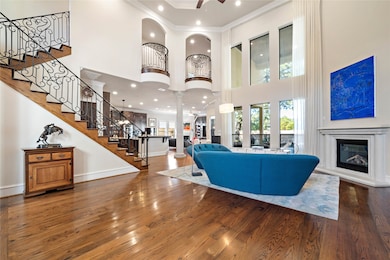 1632 Glourie Dr, Houston, TX 77055 - photo 3