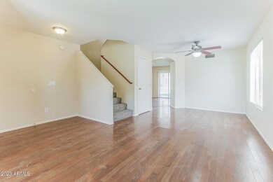 006-photo-family-room-13114229