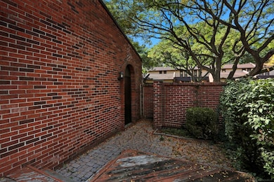 1105 Kirts Blvd unit C, Troy, MI 48084 - photo 4