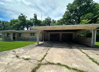 402 S Anna St, Stuttgart, AR 72160 - photo 2