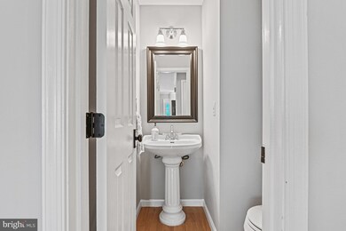 11760 Great Owl Cir, Reston, VA 20194 - photo 6