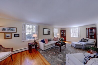 19 Oak Manor Dr, Barrington, RI 02806 - photo 4