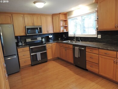 6408 NE 52nd St, Vancouver, WA 98661 - photo 5