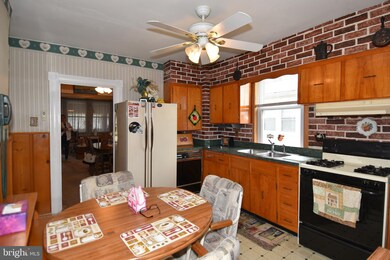 3911 Wilkens Ave, Baltimore, MD 21229 - photo 5