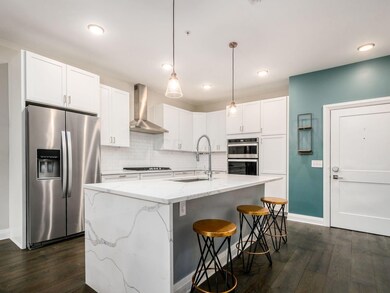 751 N 6th St, 207, Columbus, 43215