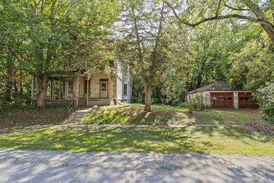 618 Nichols Ave, Nichols, IA 52766 - photo 2