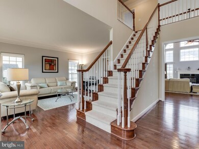 25768 Longforest Dr, Chantilly, VA 20152 - photo 2