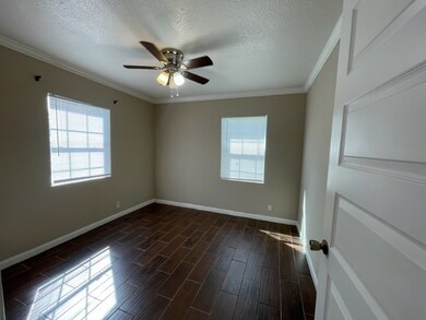 7642 Delavan Dr, Houston, TX 77028 - photo 6