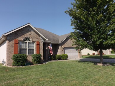 936 E Weldon 002