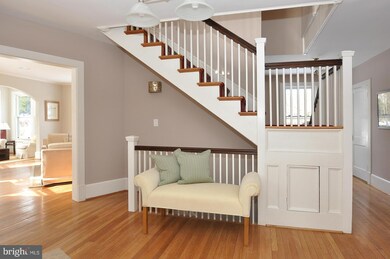 5819 Chevy Chase Pkwy NW, Washington, DC 20015 - photo 2