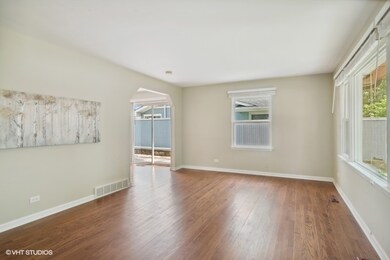 906 Hickory Ln, Naperville, IL 60540 - photo 3