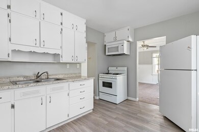 2915 W 49th St, Davenport, IA 52806 - photo 5