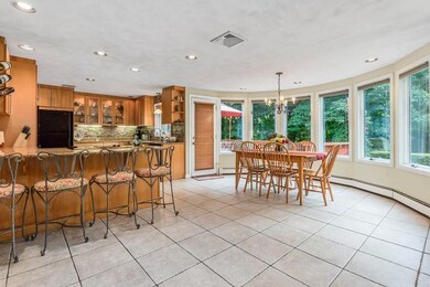 687 Chestnut St, Lynnfield, MA 01940 - photo 4