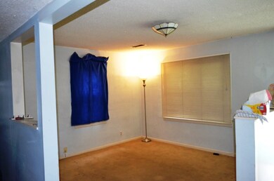 2313 S Hackley St, Muncie, IN 47302 - photo 6