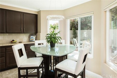 Eating Area - a cozy family style dining area!