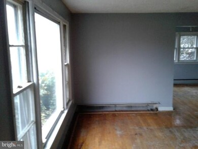 6400 Seabrook Rd, Lanham, MD 20706 - photo 2