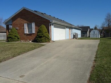 3377 Briar Dr, Columbus, IN 47203 - photo 2