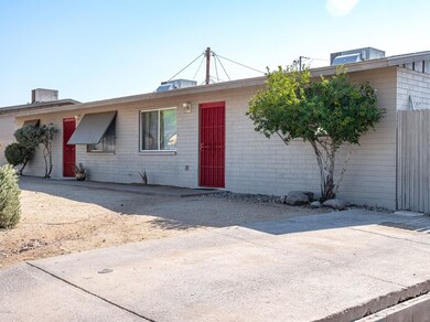 10035-North-11th-Avenue-00006
