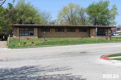 3834 N Division St, Davenport, IA 52806 - photo 2