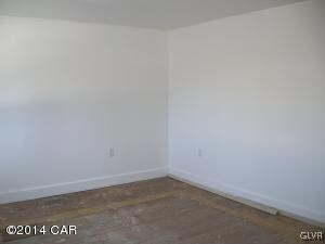 268 E Ridge St, Coaldale, PA 18218 - photo 6