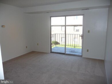 11921 Tarragon Rd unit J, Reisterstown, MD 21136 - photo 2