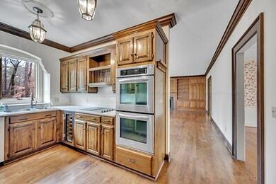 Glen Oaks Kitchen View 2