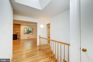 6710 Persimmon Tree Rd, Bethesda, MD 20817 - photo 2