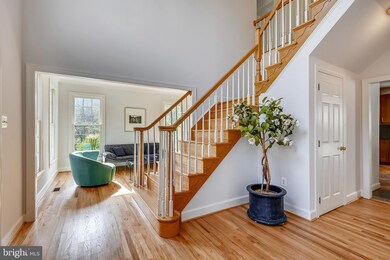 9617 Chathams Ford Dr, Vienna, VA 22182 - photo 7