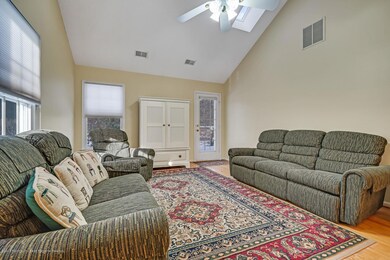 2320 N Chanticleer Ct Toms-large-001-10-