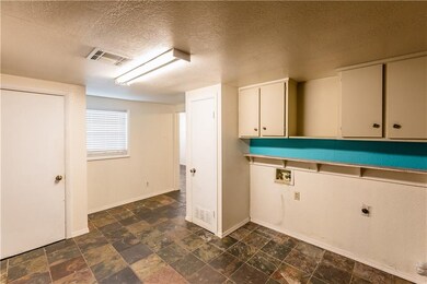 1503 E 3rd St, Elk City, OK 73644 - photo 4