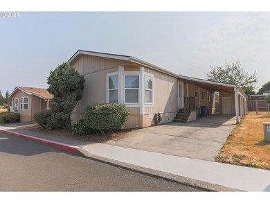 1949 SE Palmquist Rd unit 99, Gresham, OR 97080 - photo 2