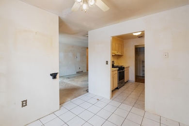 5 Louisburg Square unit 11, Nashua, NH 03060 - photo 4