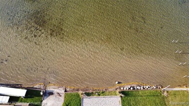 371 E Shore Dr, Whitmore Lake, MI 48189 - photo 4