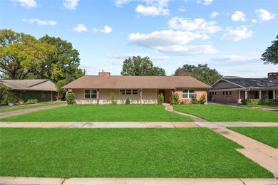 3810 Wickersham Ln, Houston, TX 77027 - photo 2