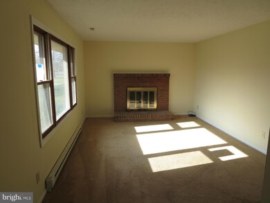 9909 Pleasant View Dr, New Market, VA 22844 - photo 3