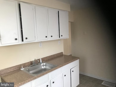 423 Pusey Ave, Darby, PA 19023 - photo 5