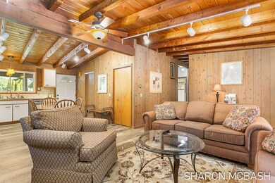 19-web-or-mls-813-allegan-st